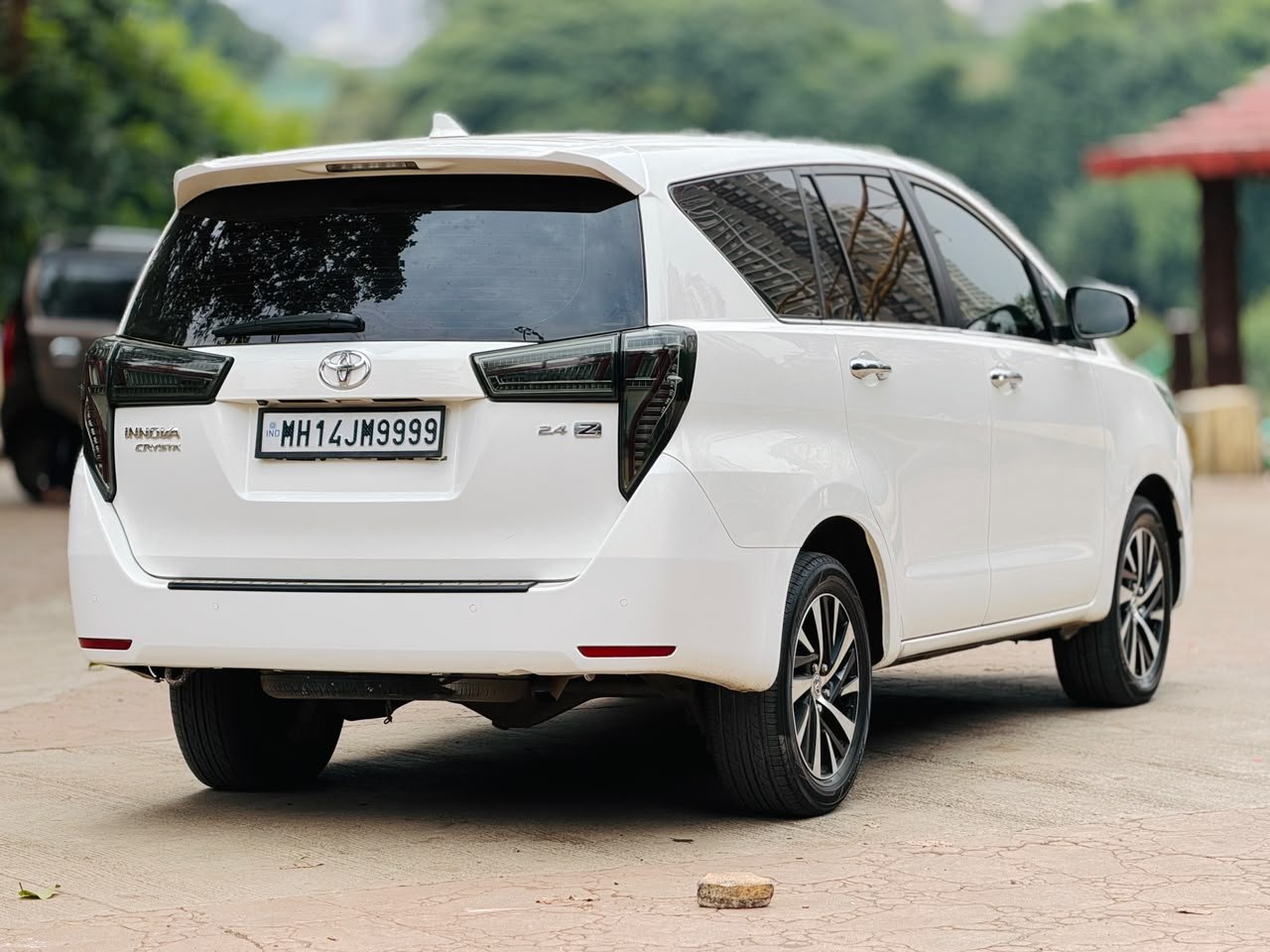 Innova Crysta 2.4 Z